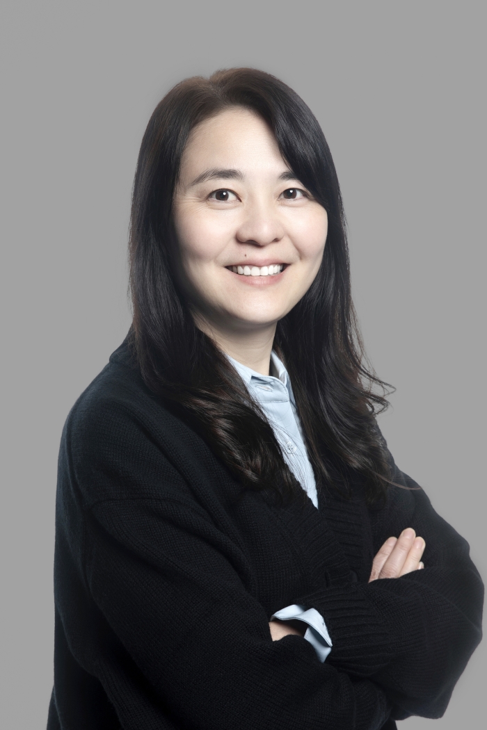 1-2杨静 副院长 教授 四川摄影家协会会员、中国摄影家协会会员。受邀参展于韩国仁川国际摄影节、北京国际影像周、丽水摄影节、平遥国际摄影大展、大理国际影会等。四川省民办教育协会优秀教育工作者。.JPG